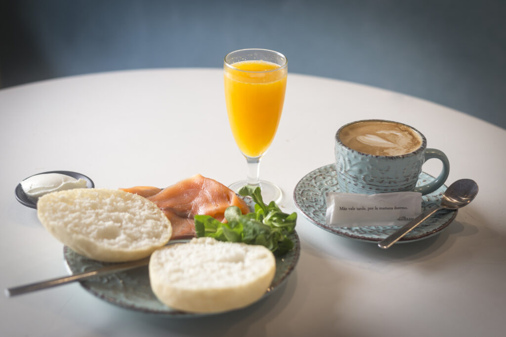 Ilustrar el blog con una imagen de desayuno por Queens Coffee, la cafetería sin gluten en Sevilla