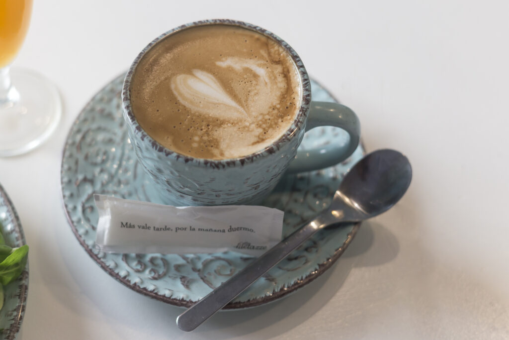 Ilustrar el blog con una imagen de desayuno por Queens Coffee, la cafetería sin gluten en Sevilla